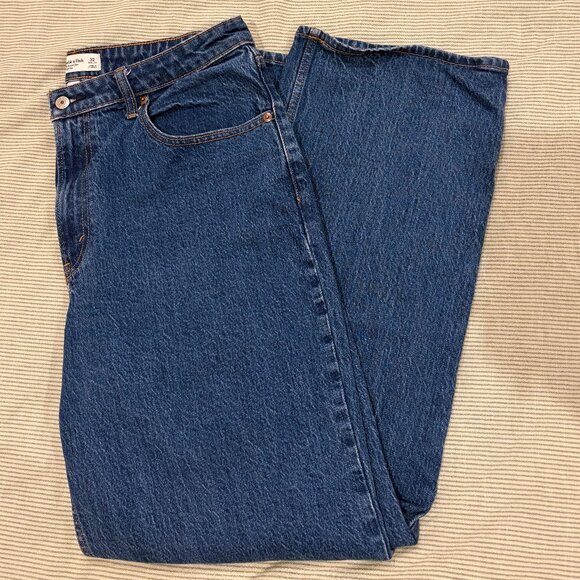 Abercrombie Curve Love High Rise 90s Relaxed Jean 14/32 - Picture 2 of 8